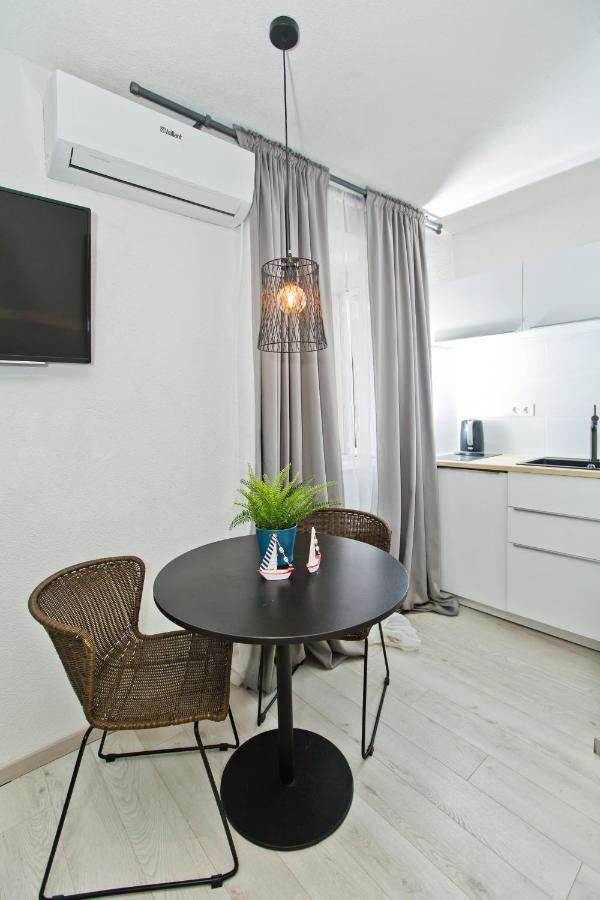 Apartment And Studios Happy Place Hvar Town Eksteriør billede